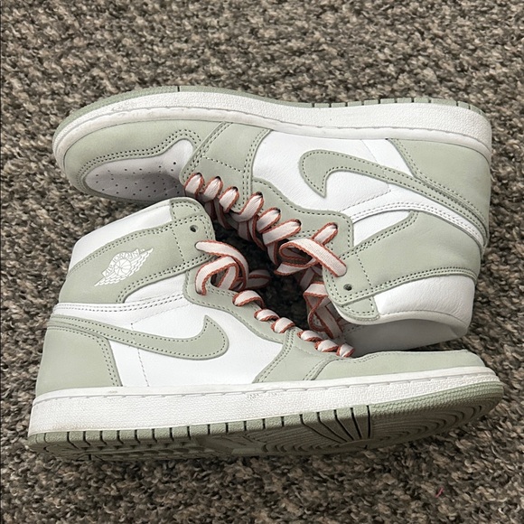 Nike Shoes - Women’s Nike Air Jordan 1 High Top (Seafoam) 7.5